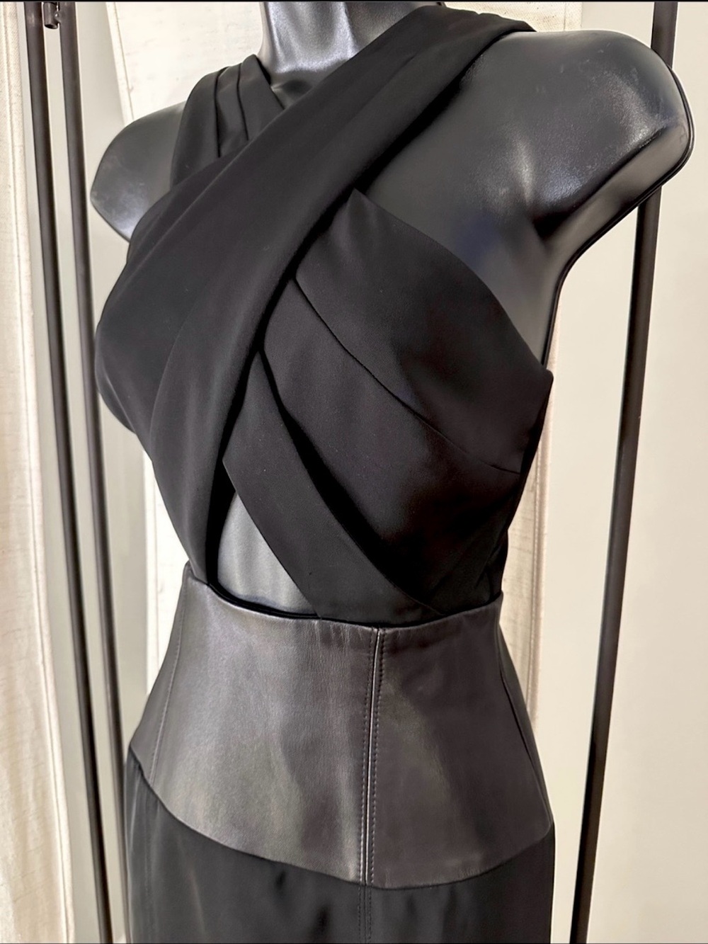 Bebe Sexy Black Keyhole Leather Crossover Halter Cocktail Clubbing Mini Dress XS